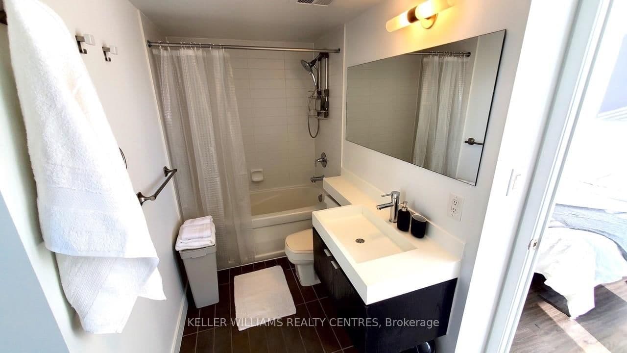 4 K E Spadina Avenue E, Unit 1220 thumbnail 6