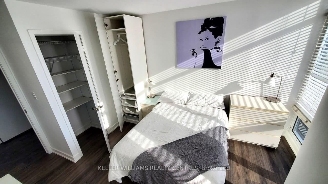 4 K E Spadina Avenue E, Unit 1220 thumbnail 8