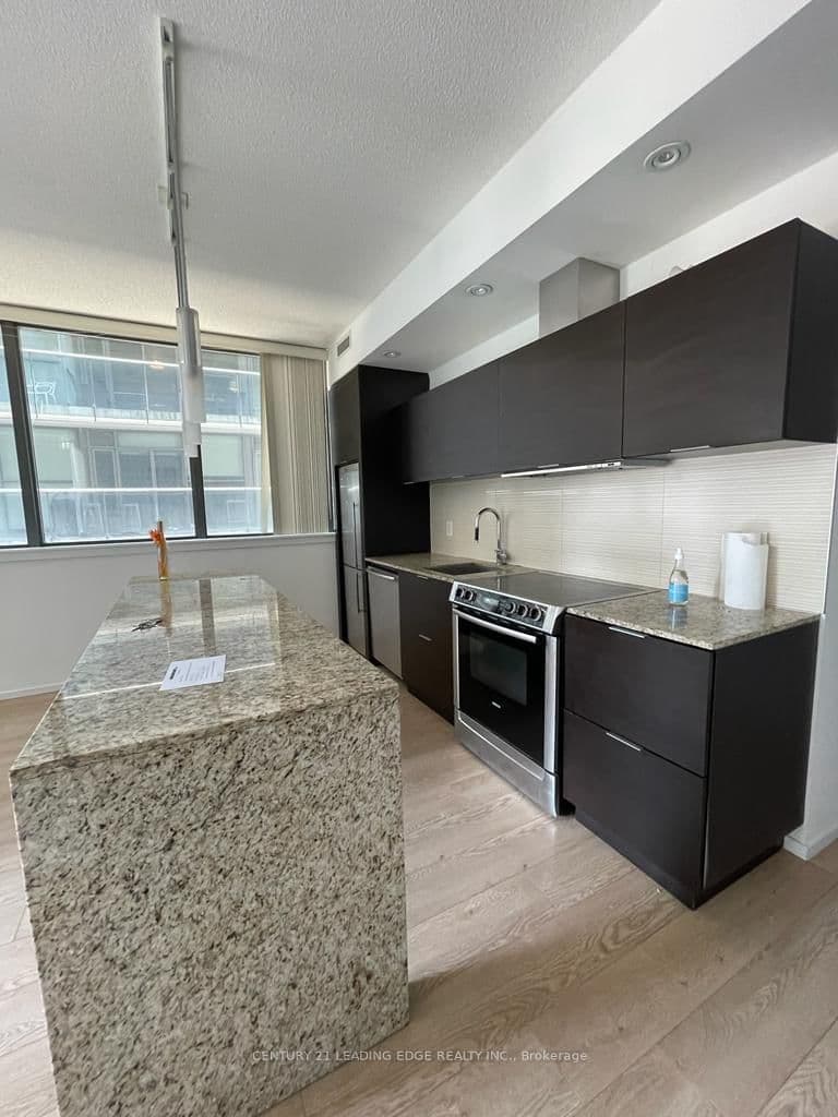 8 Charlotte Street, Unit 302 thumbnail 4