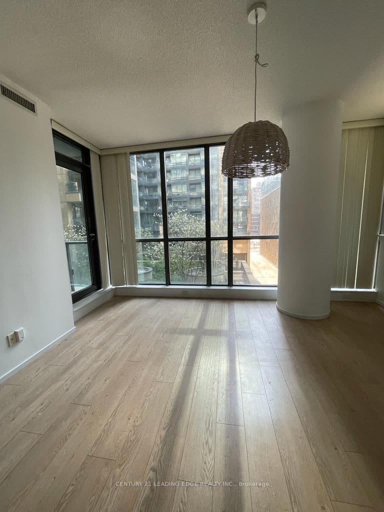 8 Charlotte Street, Unit 302 thumbnail 6