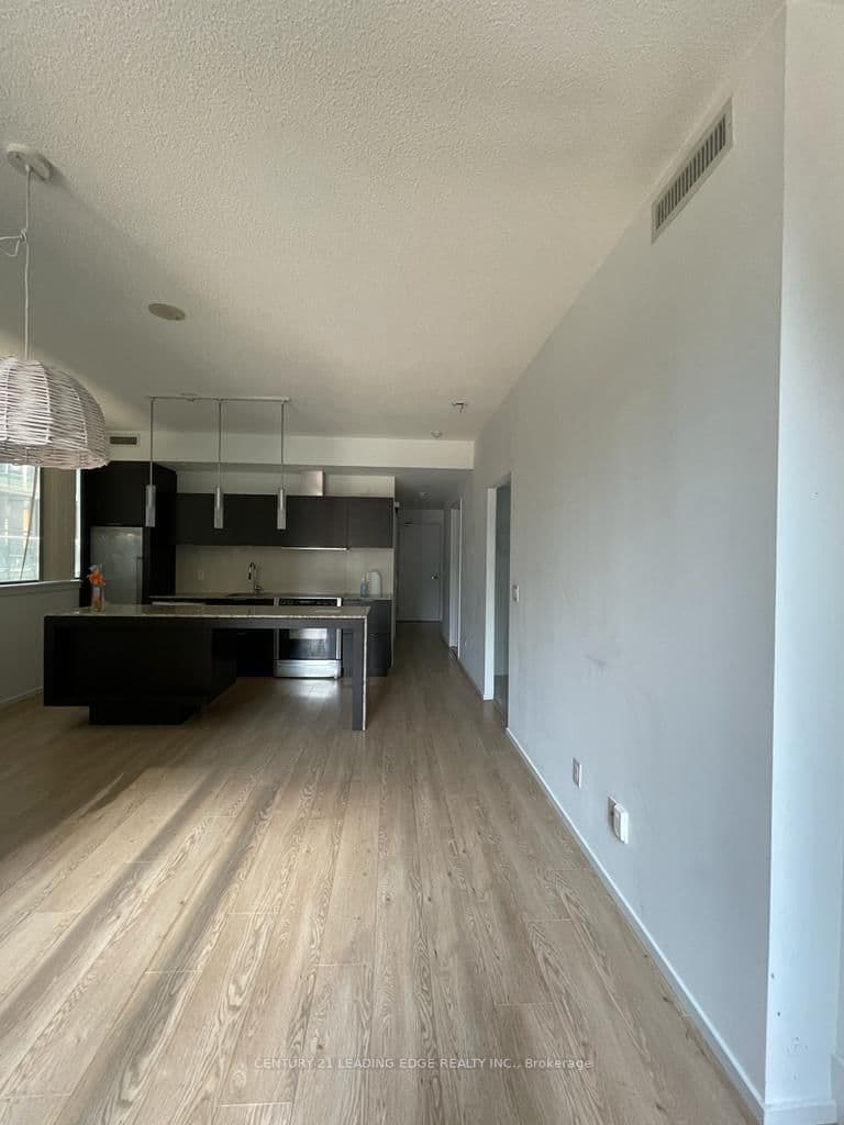 8 Charlotte Street, Unit 302 thumbnail 7