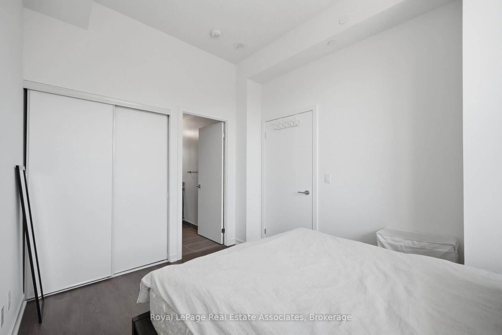 32 Forest Manor Road, Unit 207 thumbnail 17