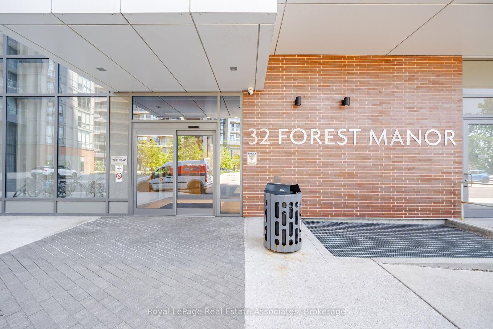32 Forest Manor Road, Unit 207 thumbnail 2