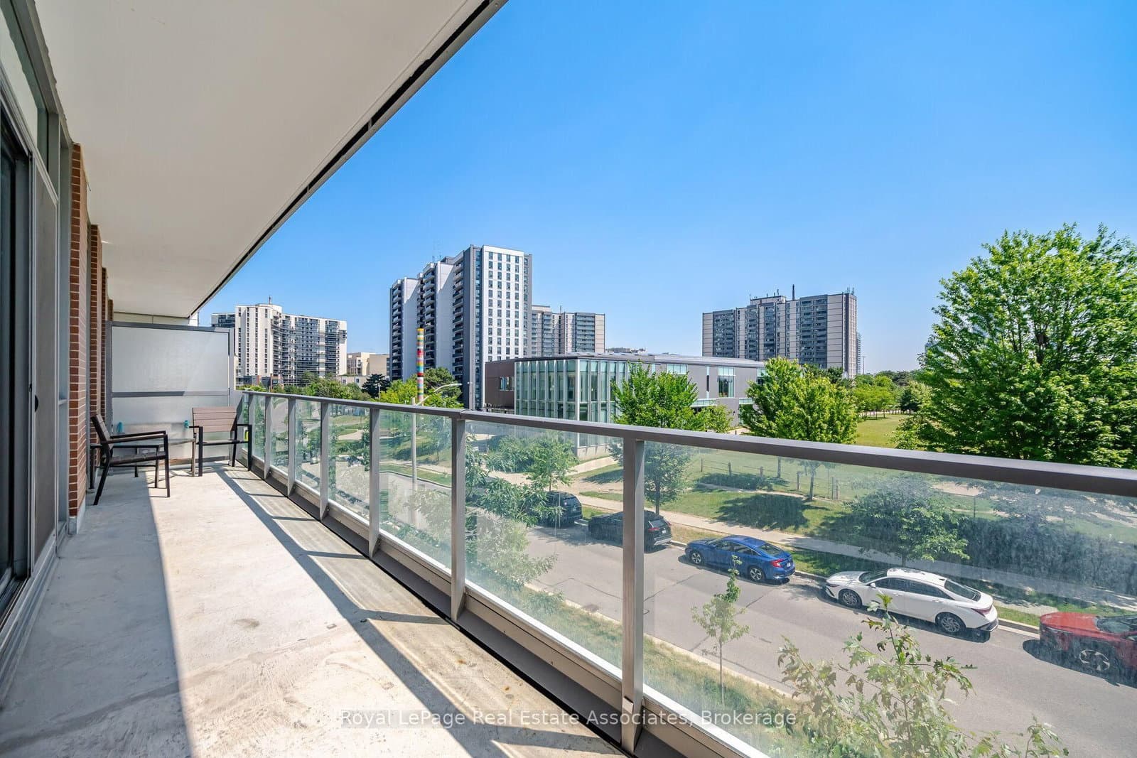 32 Forest Manor Road, Unit 207 thumbnail 24