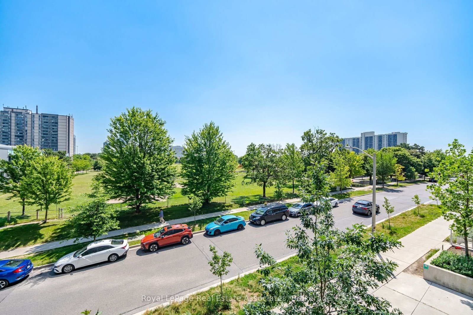 32 Forest Manor Road, Unit 207 thumbnail 27
