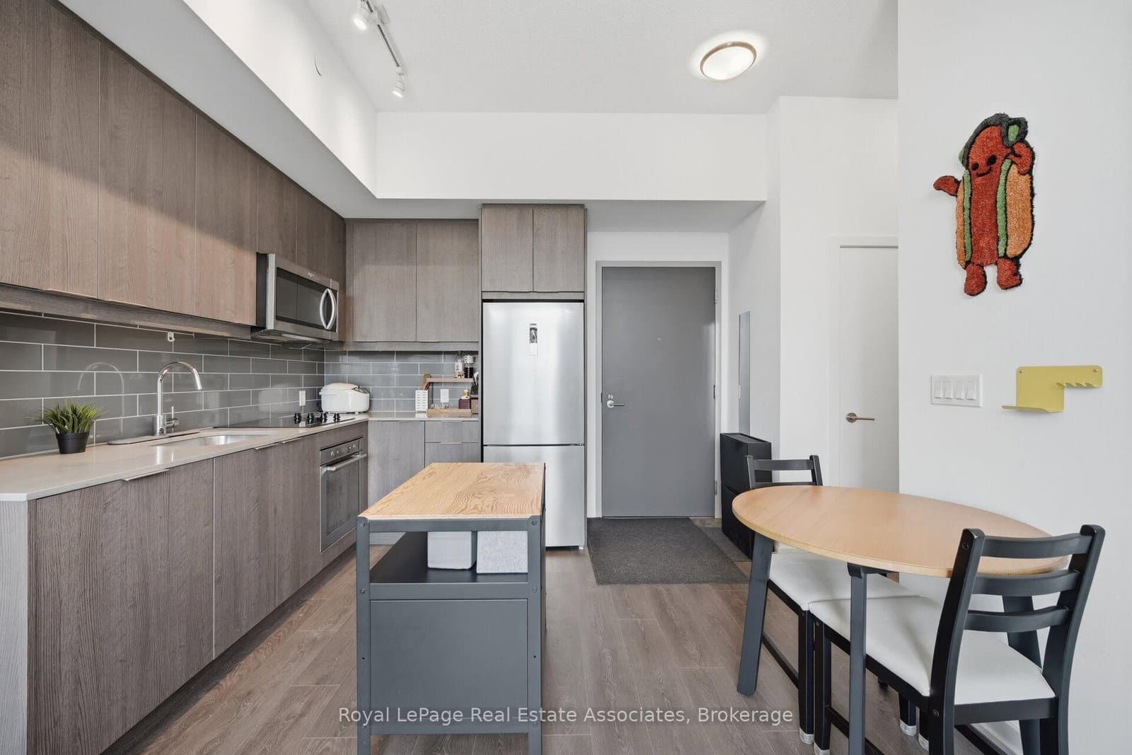 32 Forest Manor Road, Unit 207 thumbnail 8