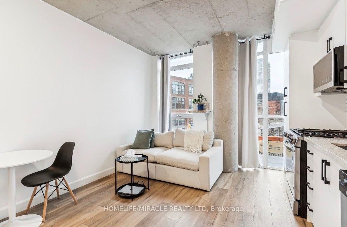 318 King Street E, Unit 207 thumbnail 10