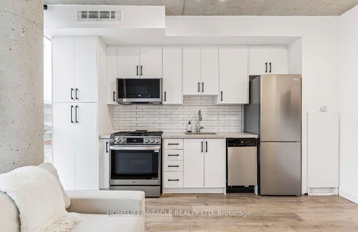 318 King Street E, Unit 207 thumbnail 12