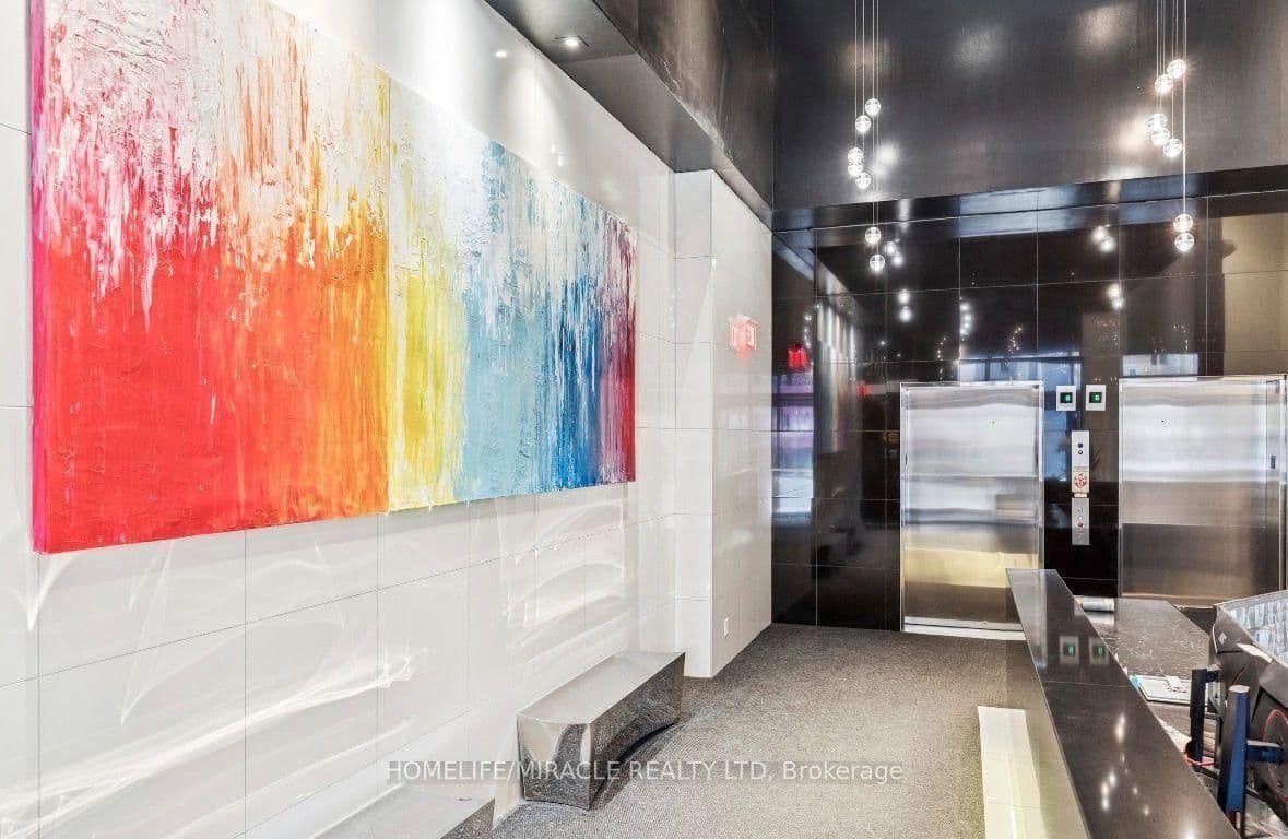 318 King Street E, Unit 207 thumbnail 5