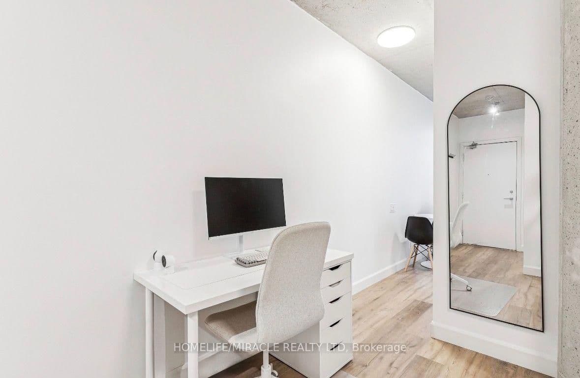 318 King Street E, Unit 207 thumbnail 8