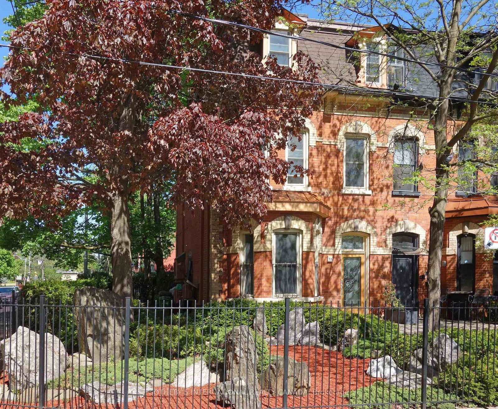 33 Rose Avenue - Image 1