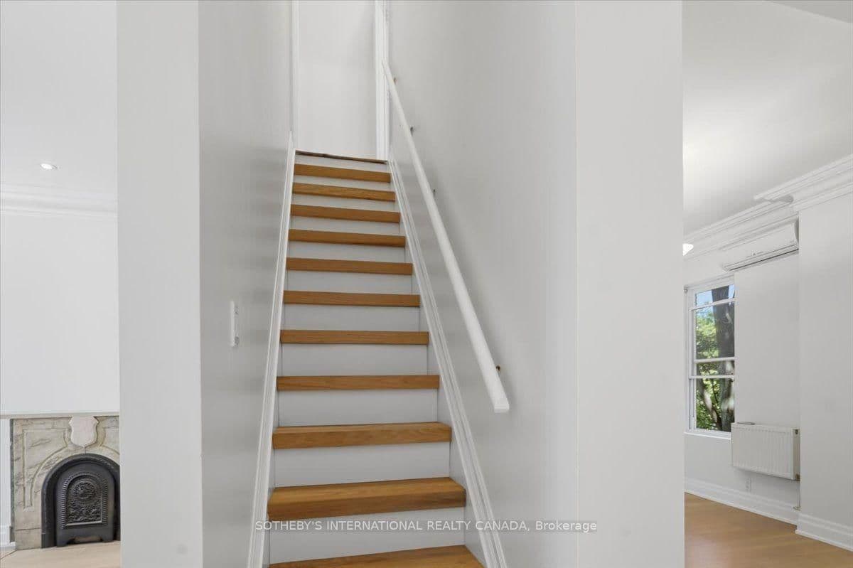 33 Rose Avenue thumbnail 21