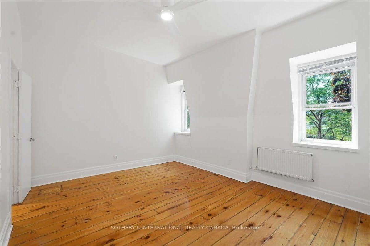 33 Rose Avenue thumbnail 23