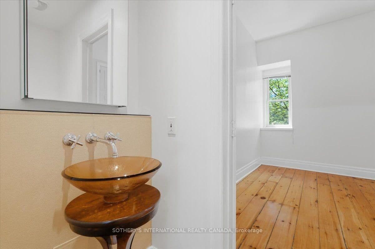33 Rose Avenue thumbnail 25