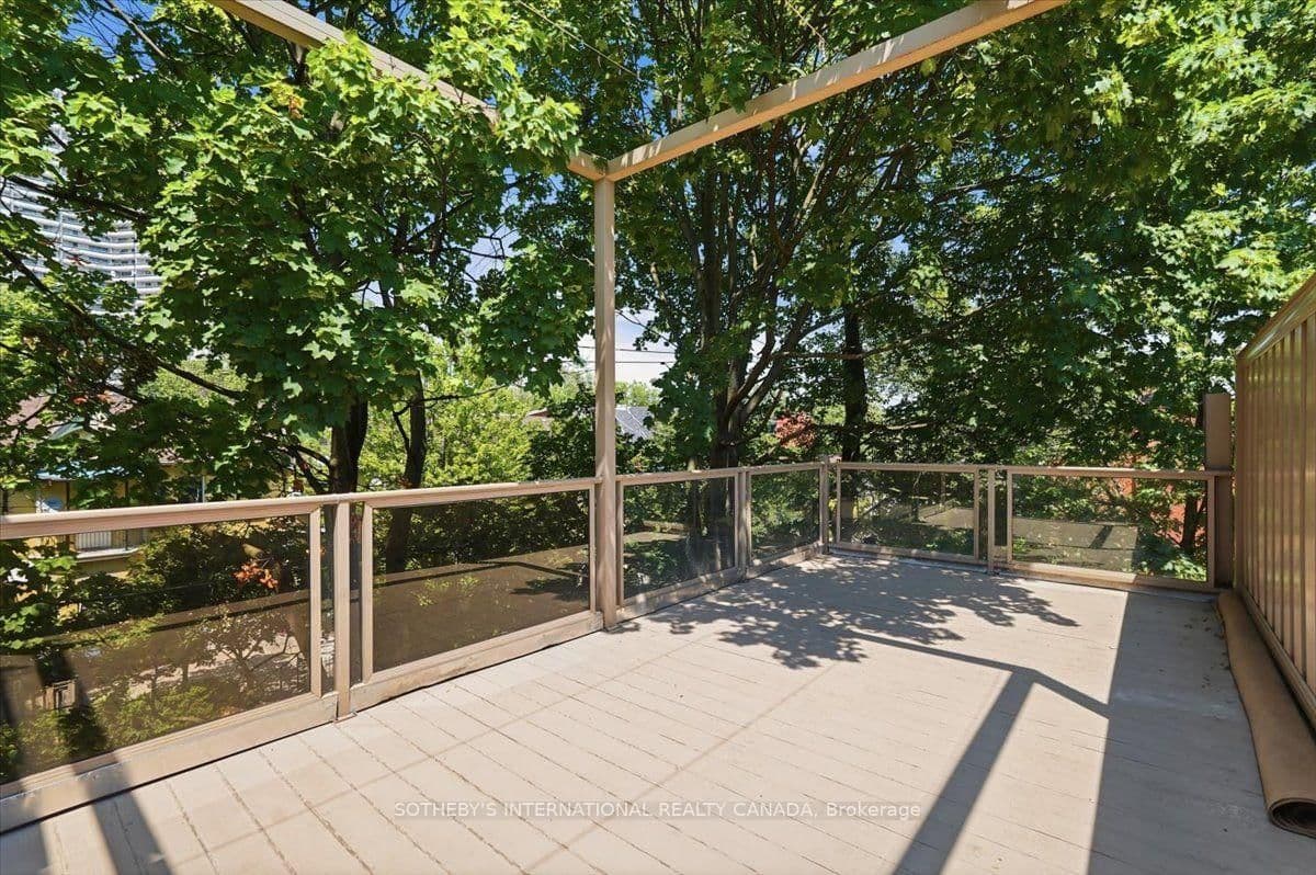 33 Rose Avenue thumbnail 30