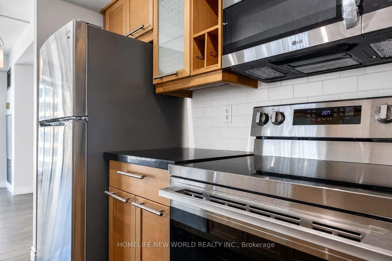 77 Harbour Square, Unit 1602 thumbnail 9