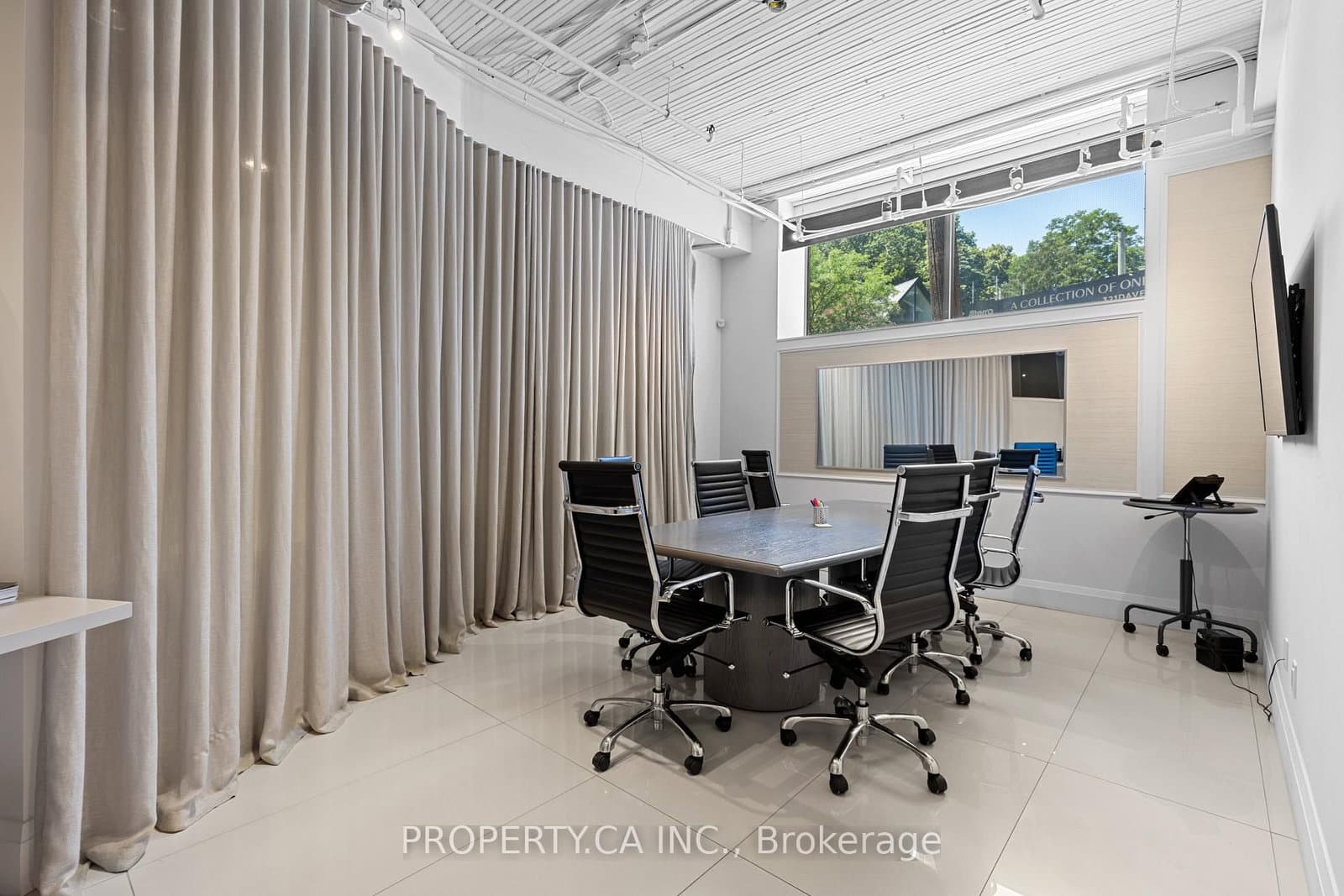320 Davenport Road, Unit Unit 105 thumbnail 5
