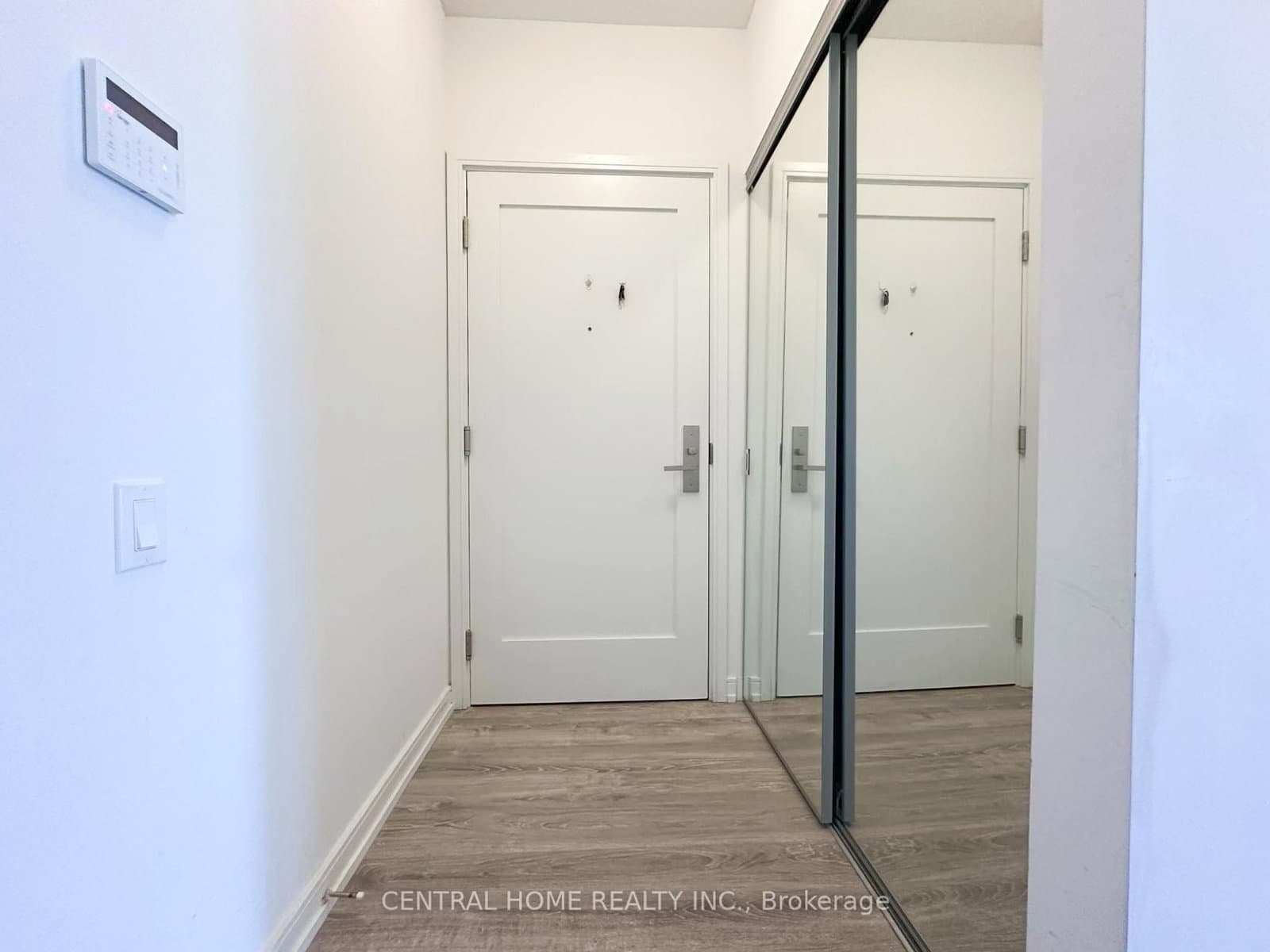 28 Wellesley Street E, Unit 1602 thumbnail 10