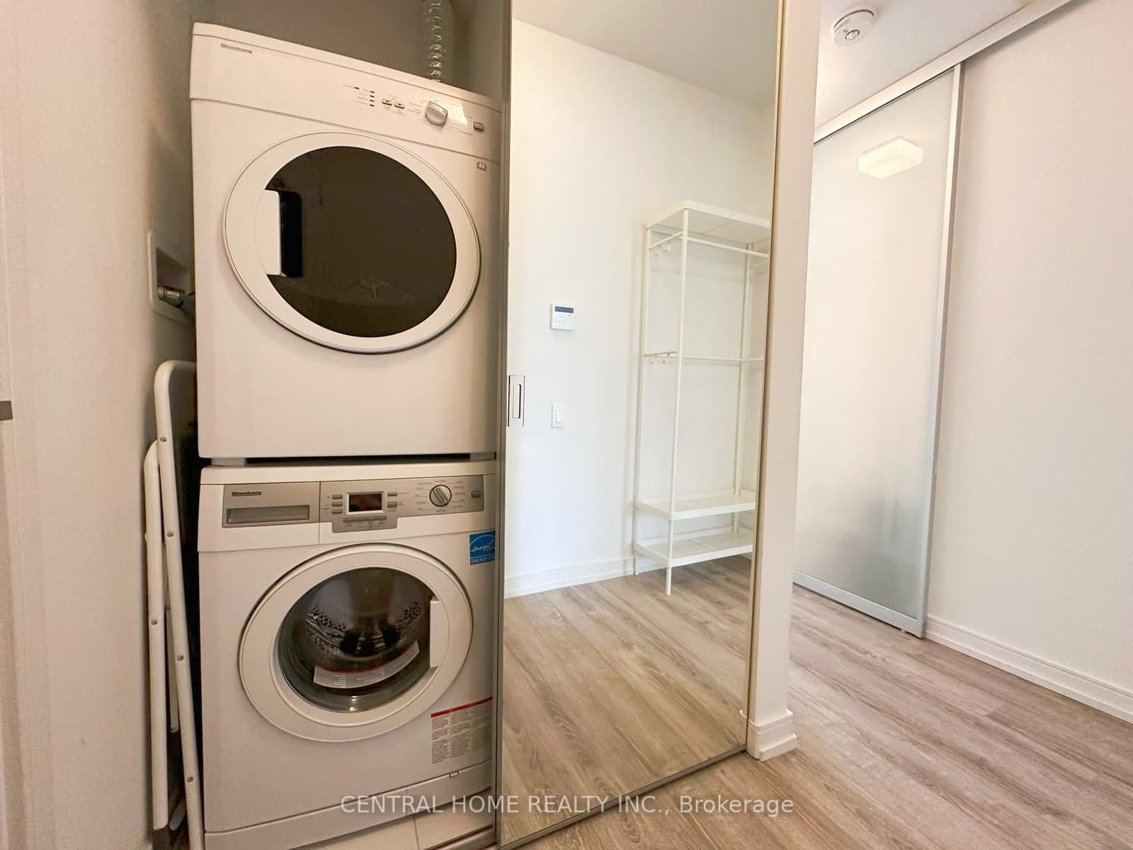 28 Wellesley Street E, Unit 1602 thumbnail 11