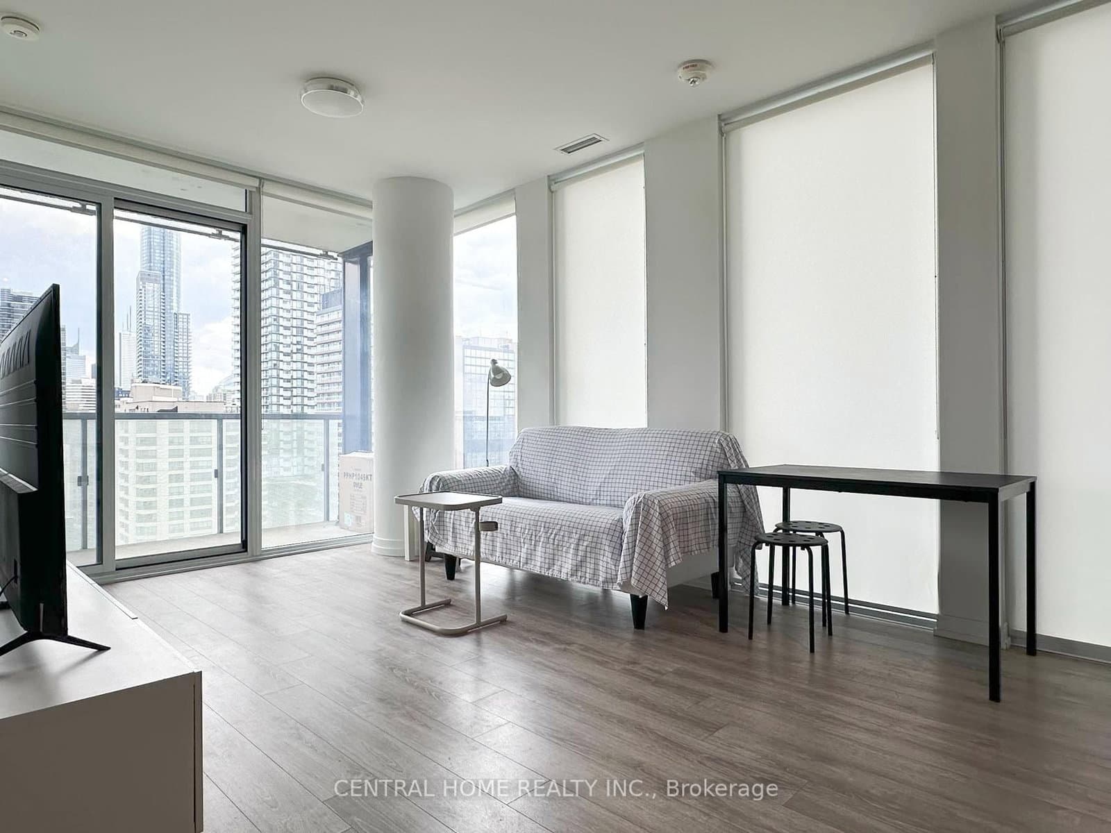 28 Wellesley Street E, Unit 1602 thumbnail 4