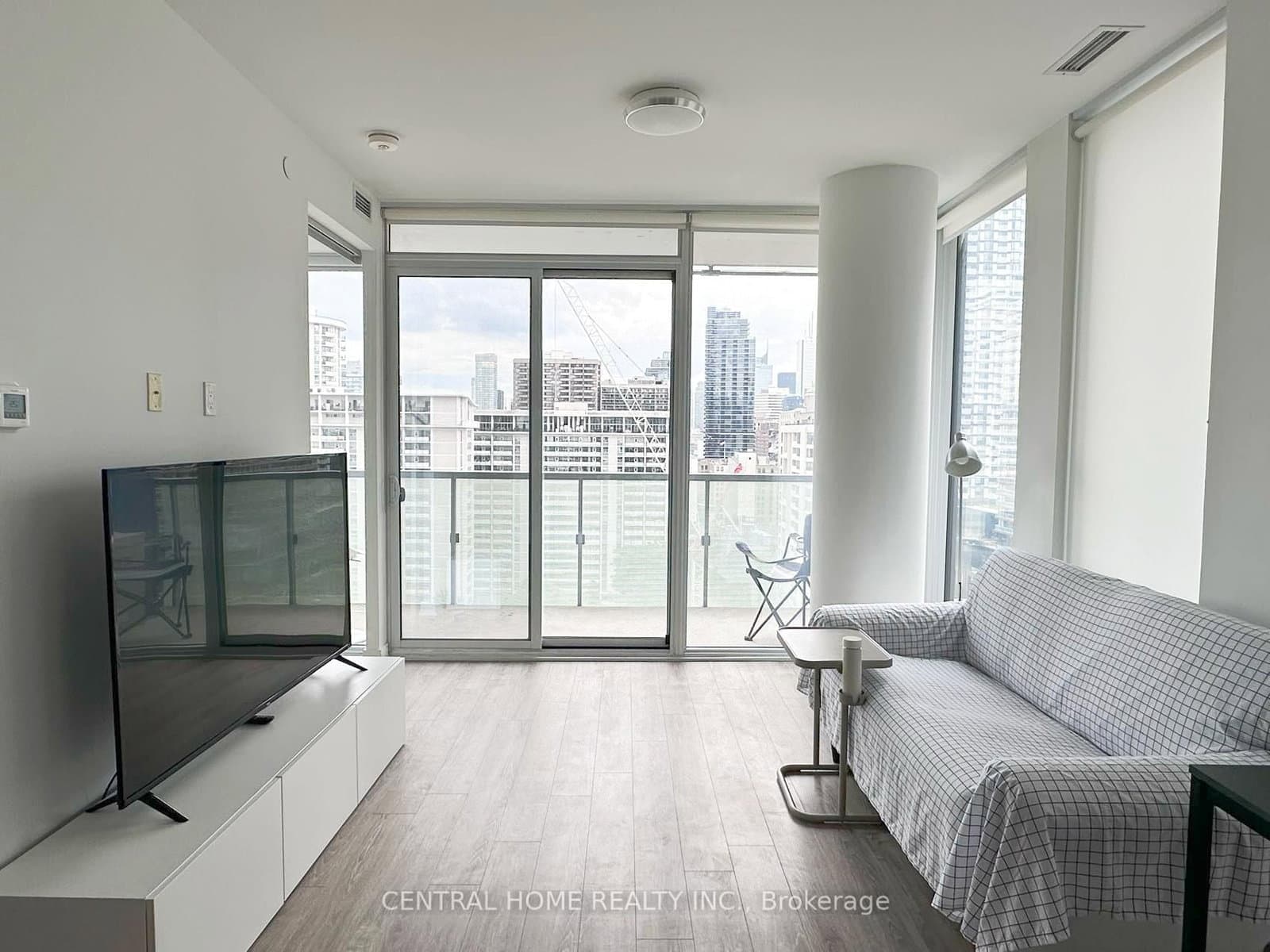 28 Wellesley Street E, Unit 1602 thumbnail 5