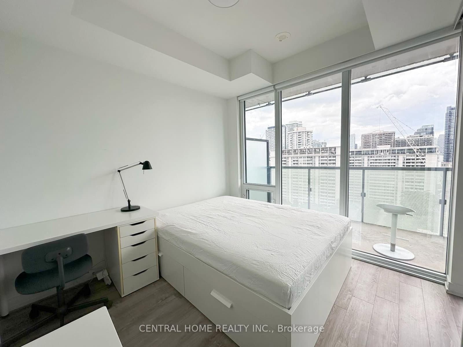28 Wellesley Street E, Unit 1602 thumbnail 7