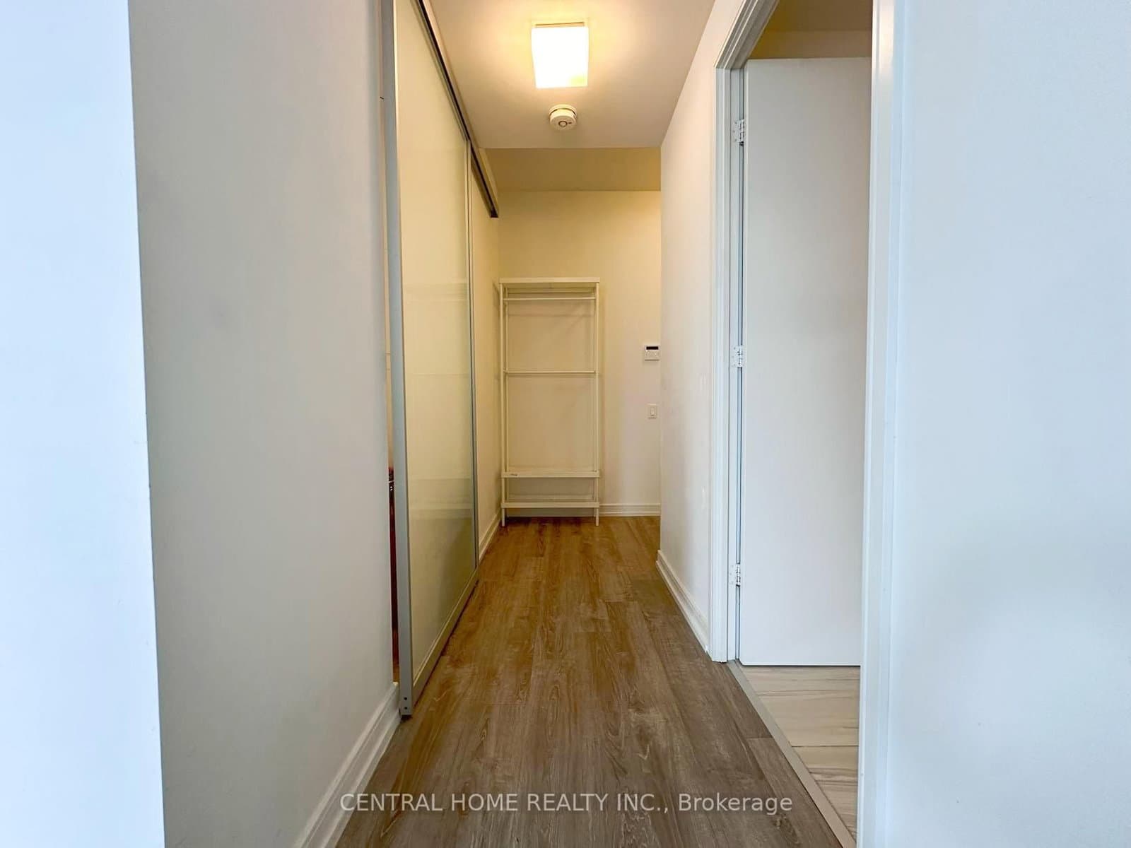 28 Wellesley Street E, Unit 1602 thumbnail 9