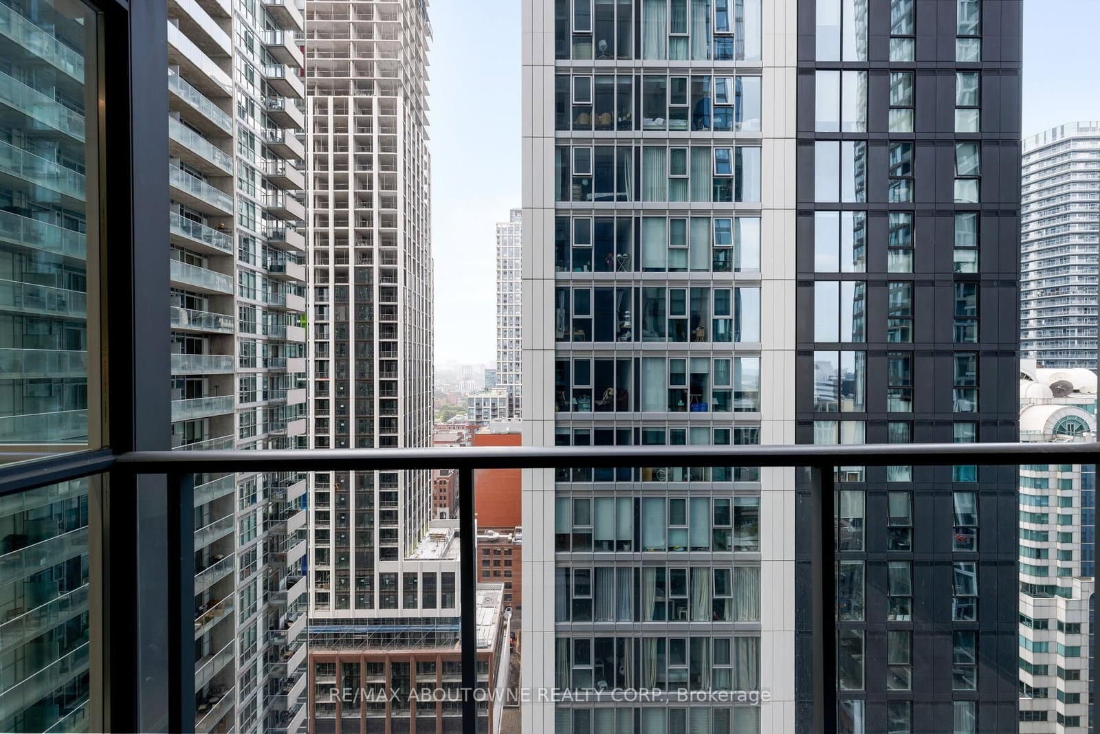 88 Blue Jays Way, Unit 2301 thumbnail 28