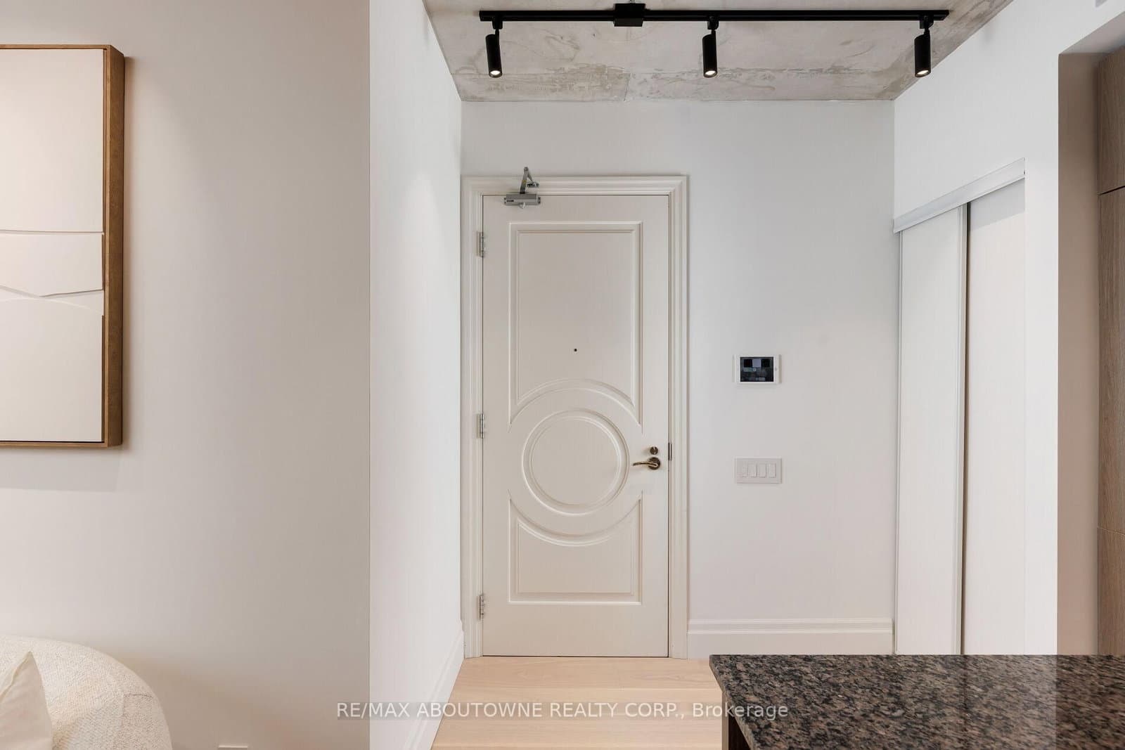 88 Blue Jays Way, Unit 2301 thumbnail 8
