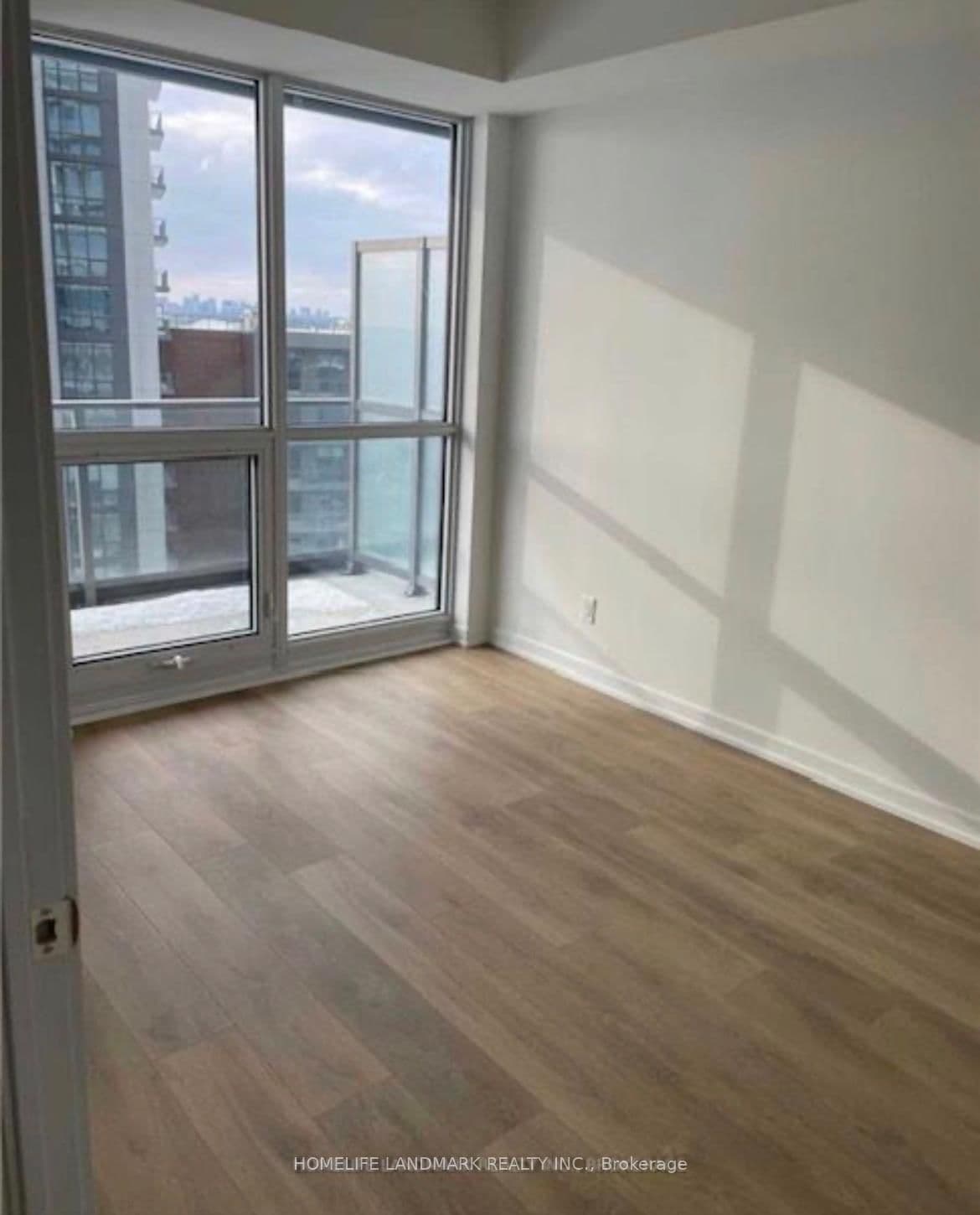 32 forest manor Road, Unit 811 thumbnail 5