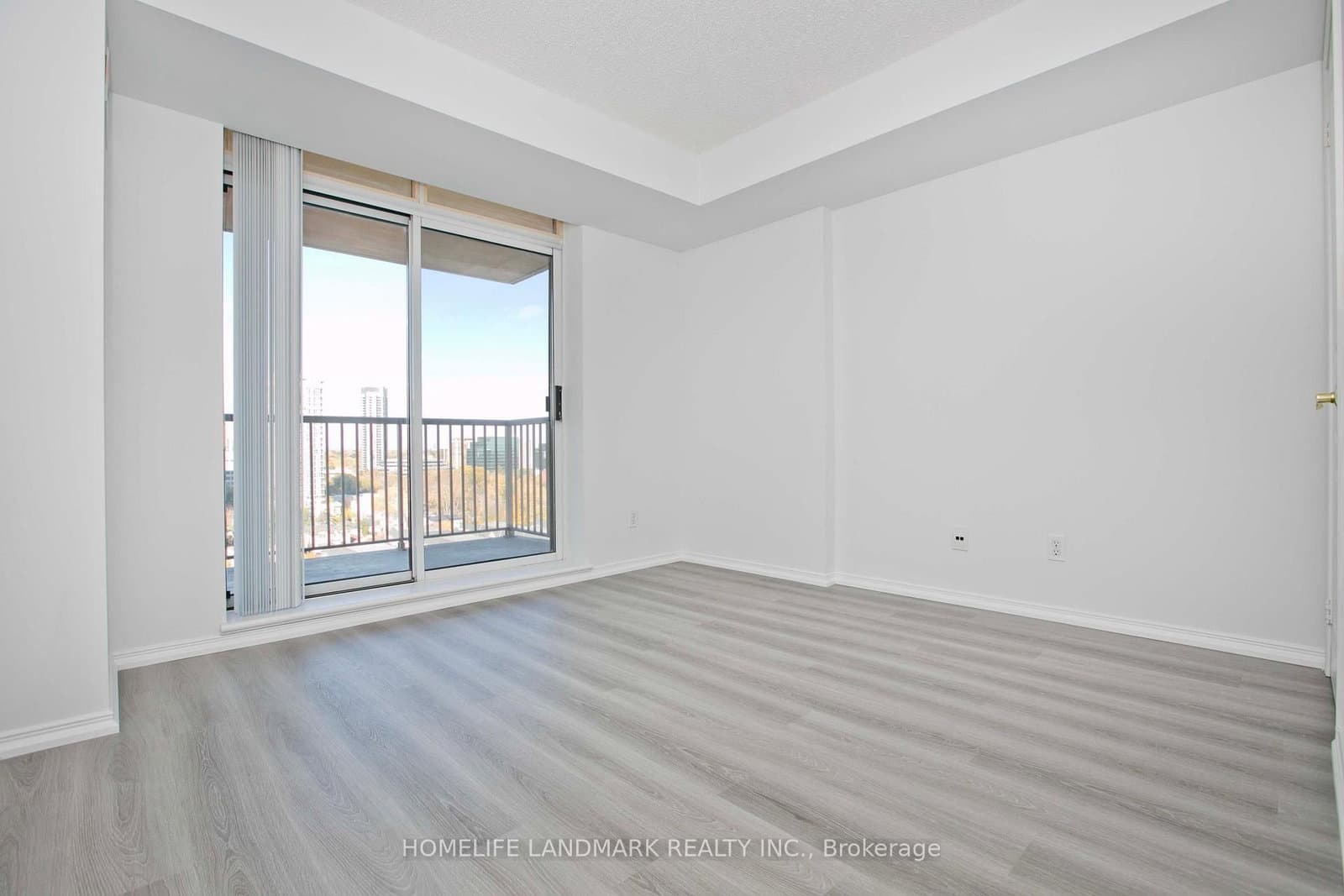 55 Harrison Garden Boulevard, Unit 1210 thumbnail 15