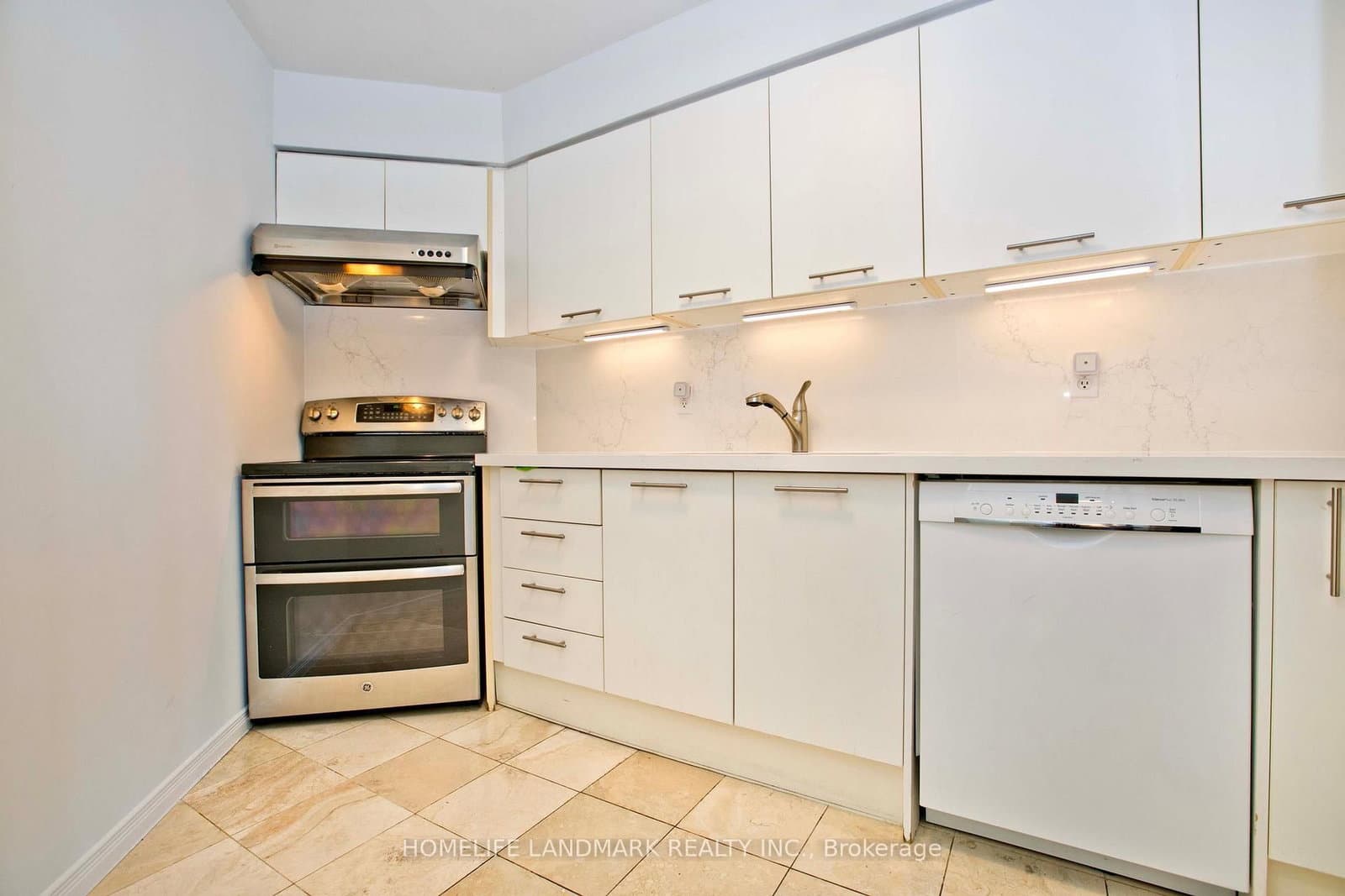 55 Harrison Garden Boulevard, Unit 1210 thumbnail 8