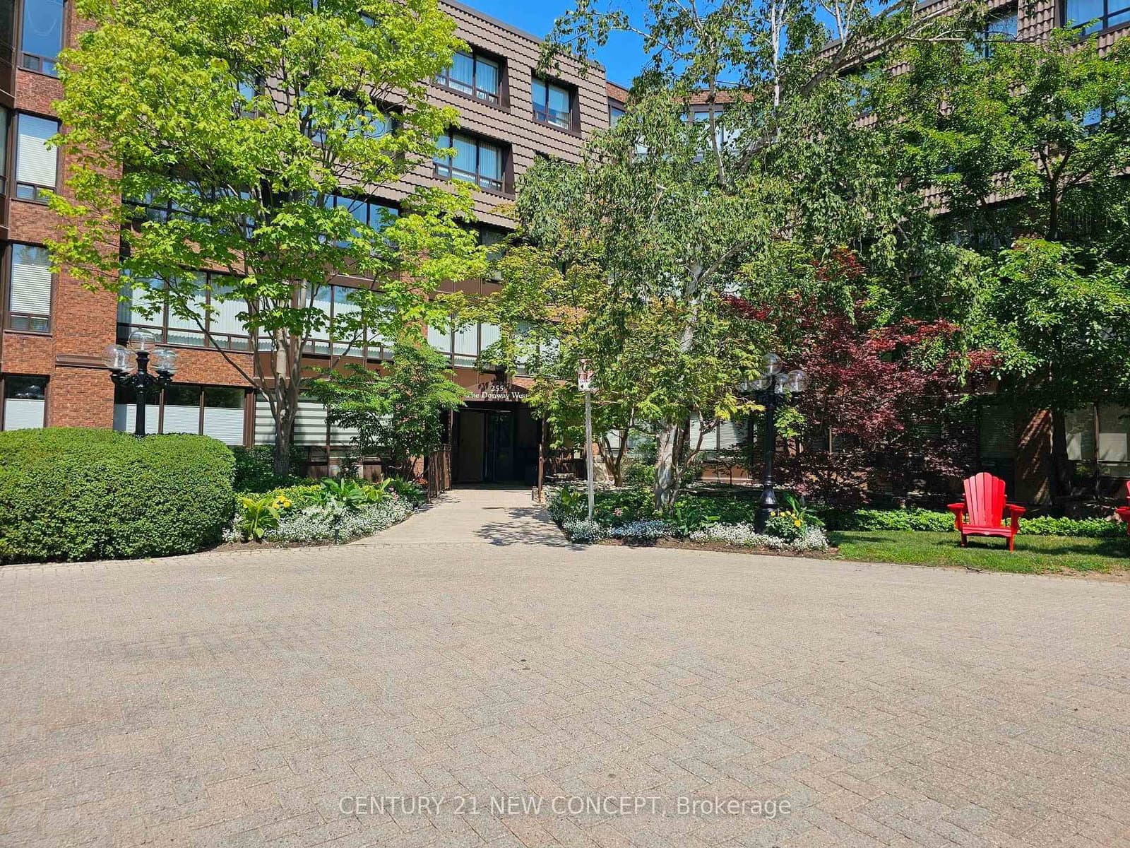 #123 - 255 The Donway West E