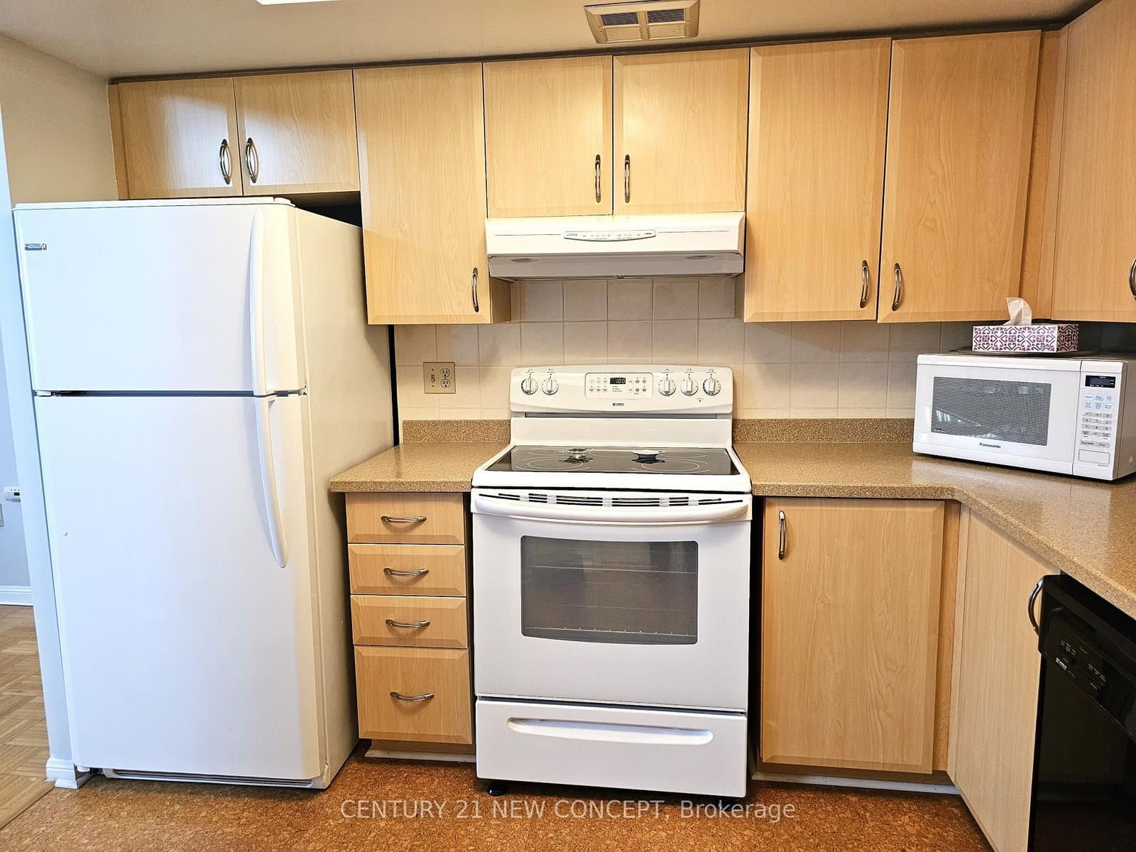 255 The Donway West E, Unit 123 thumbnail 13