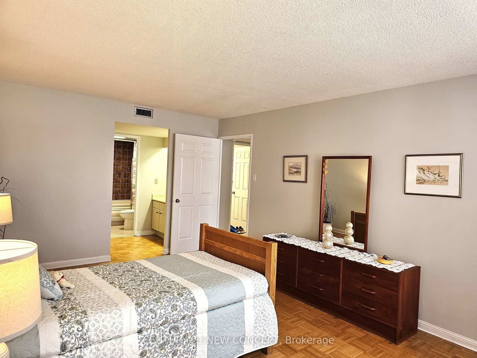255 The Donway West E, Unit 123 thumbnail 18