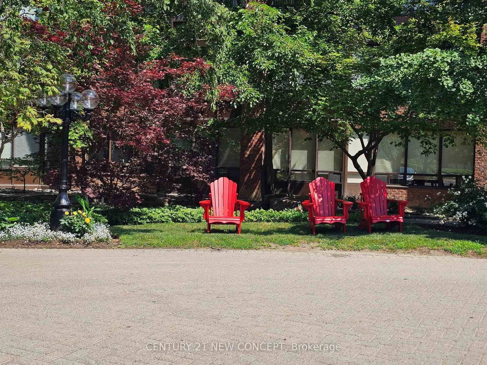 255 The Donway West E, Unit 123 thumbnail 2