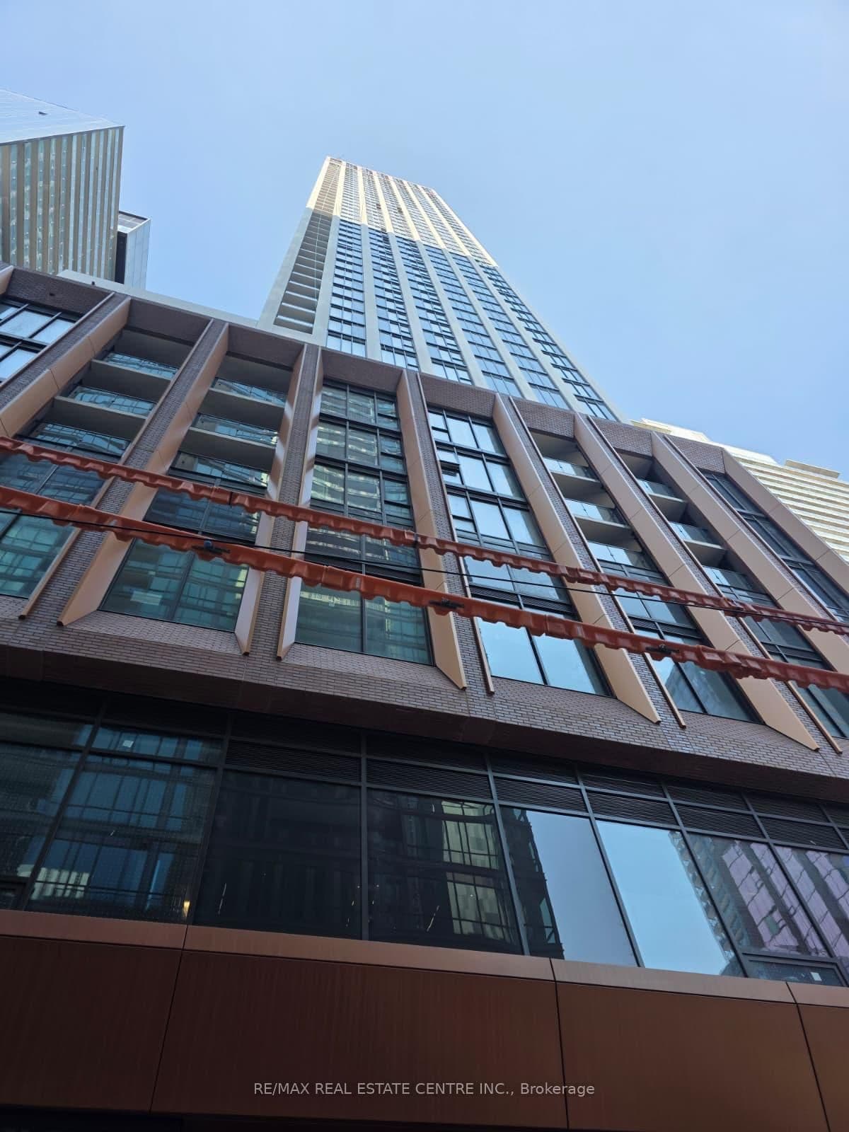 400 King Street W, Unit 901
