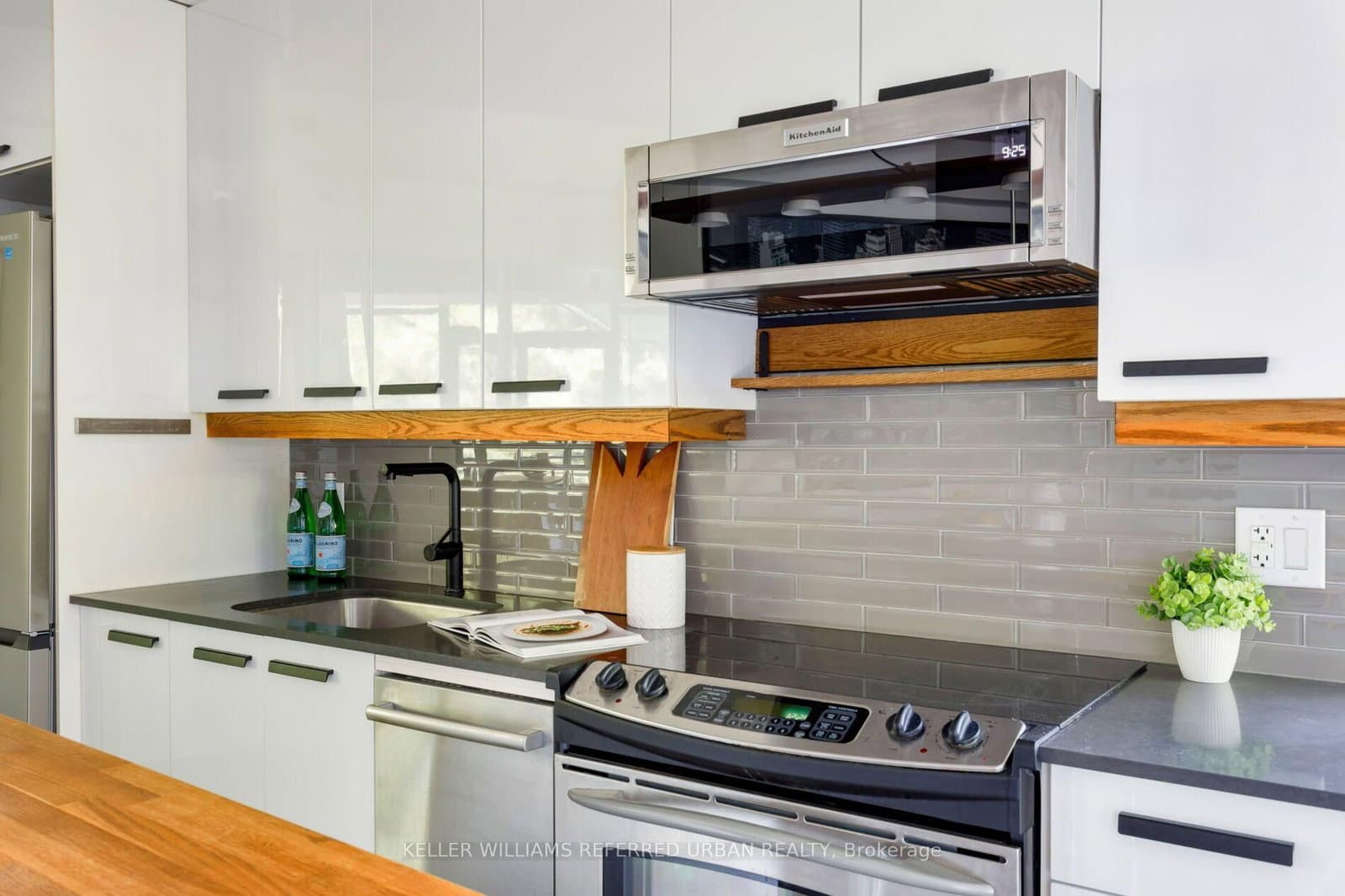 90 Trinity Street, Unit 212 thumbnail 17