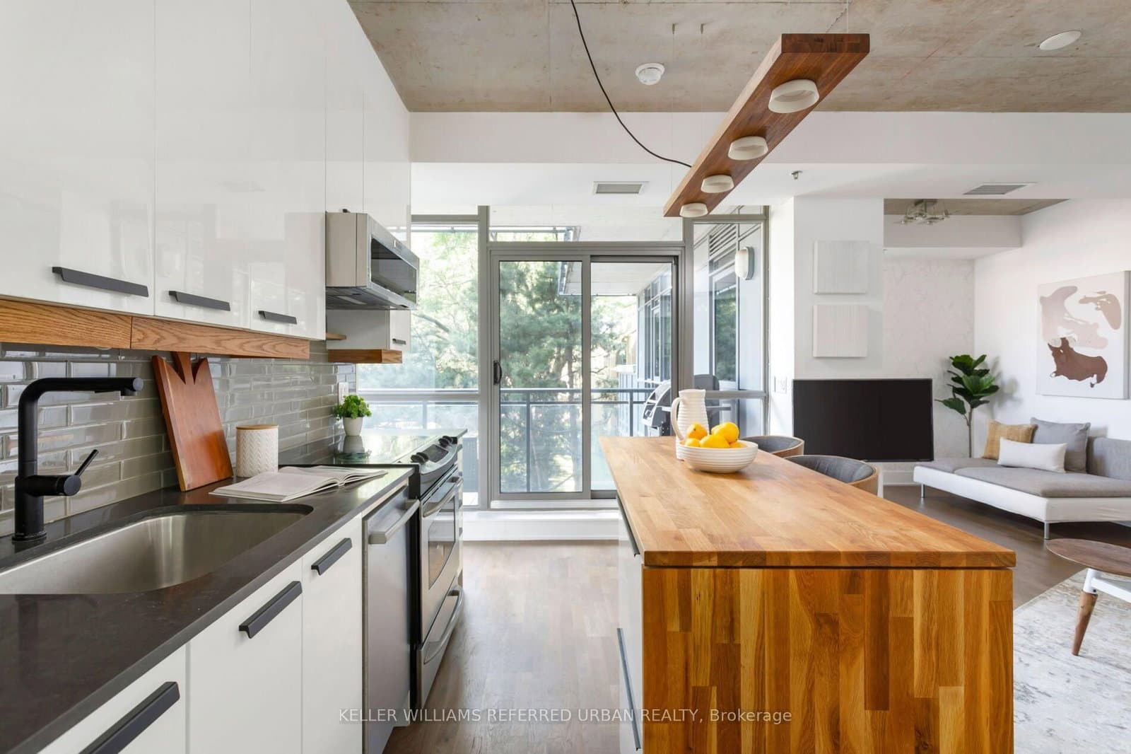 90 Trinity Street, Unit 212 thumbnail 19