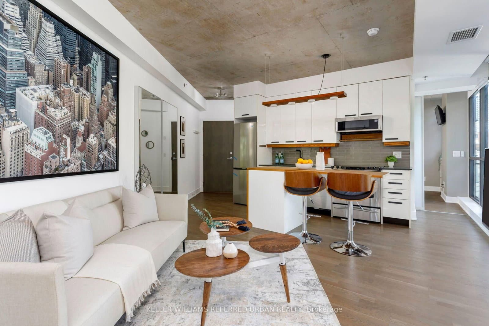 90 Trinity Street, Unit 212 thumbnail 3