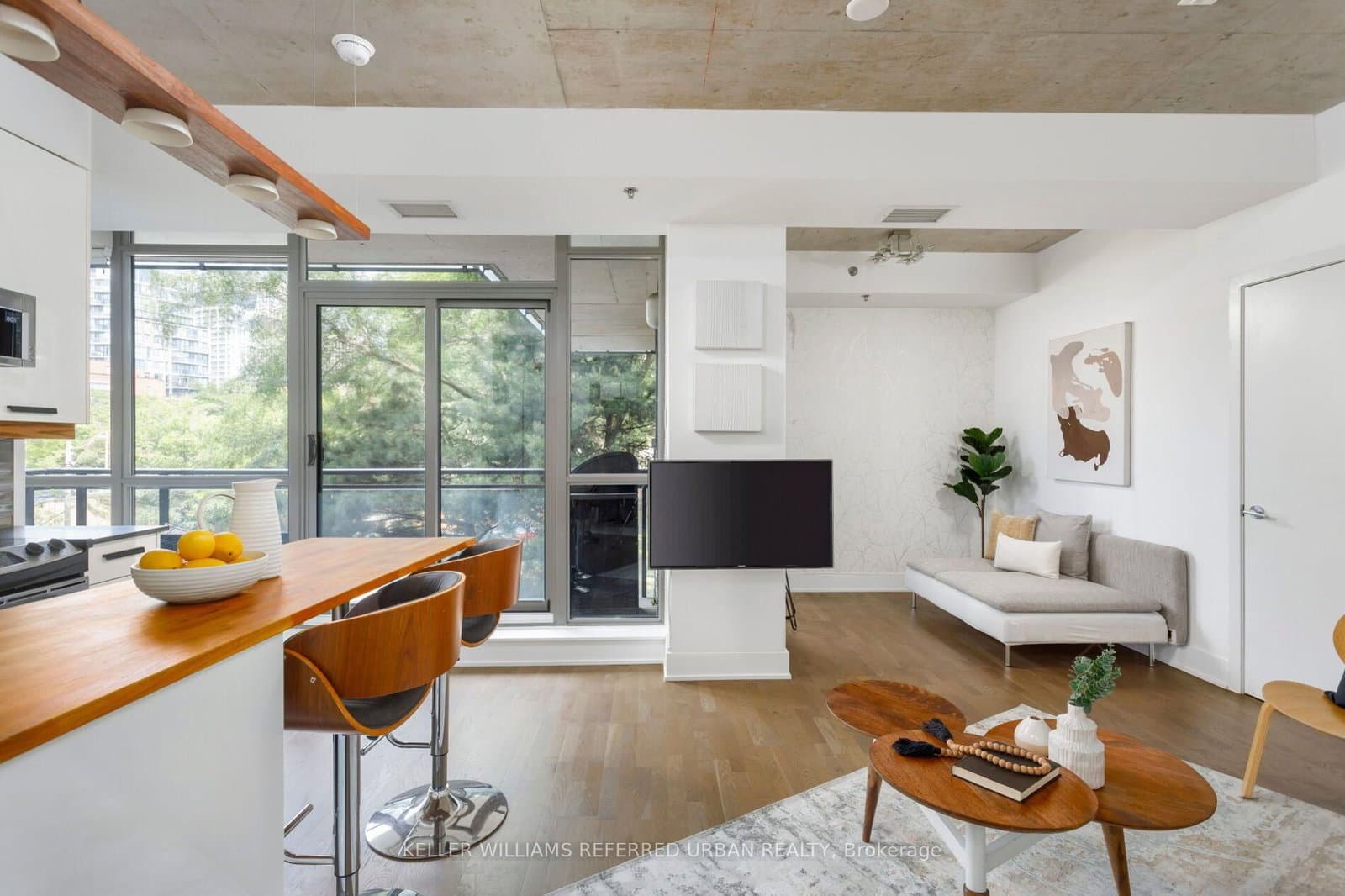 90 Trinity Street, Unit 212 thumbnail 4