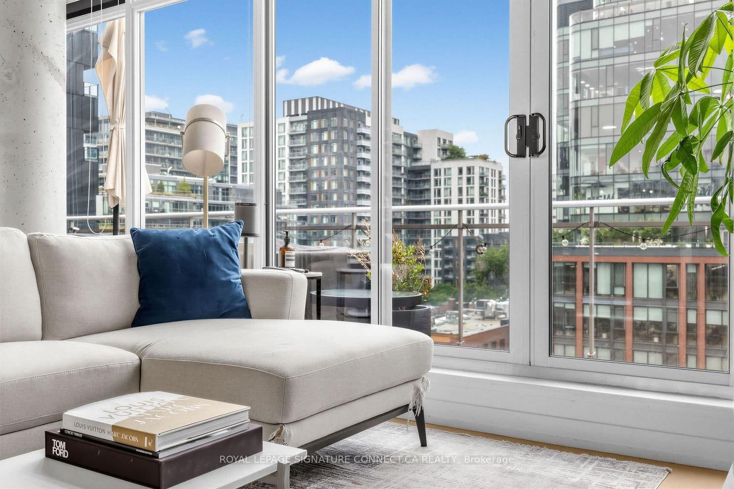 66 Portland Street, Unit PH806 thumbnail 16