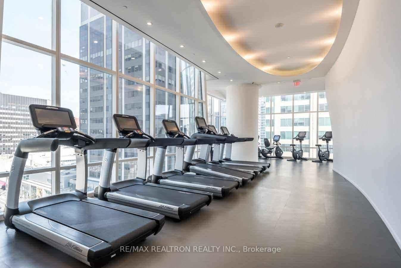 1 Bloor Street E, Unit 312 thumbnail 20