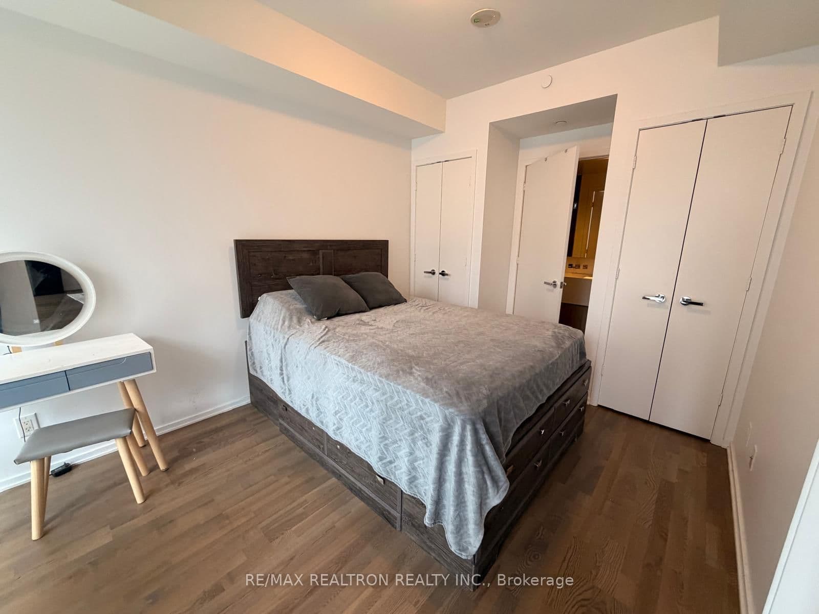 1 Bloor Street E, Unit 312 thumbnail 6