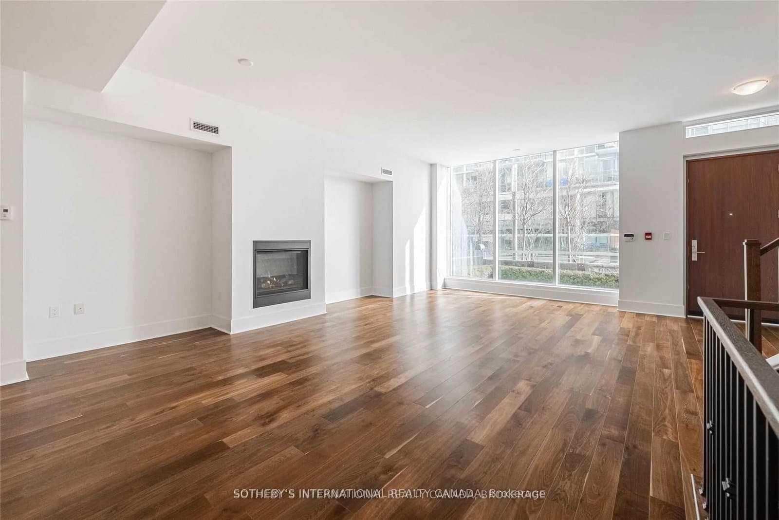 29 Queens Quay E, Unit TH-113 thumbnail 13