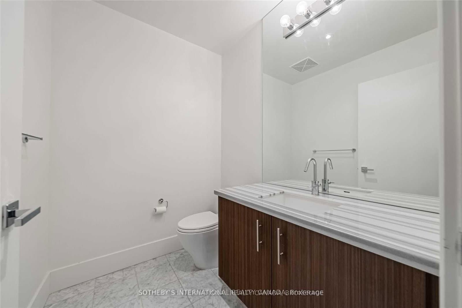 29 Queens Quay E, Unit TH-113 thumbnail 19