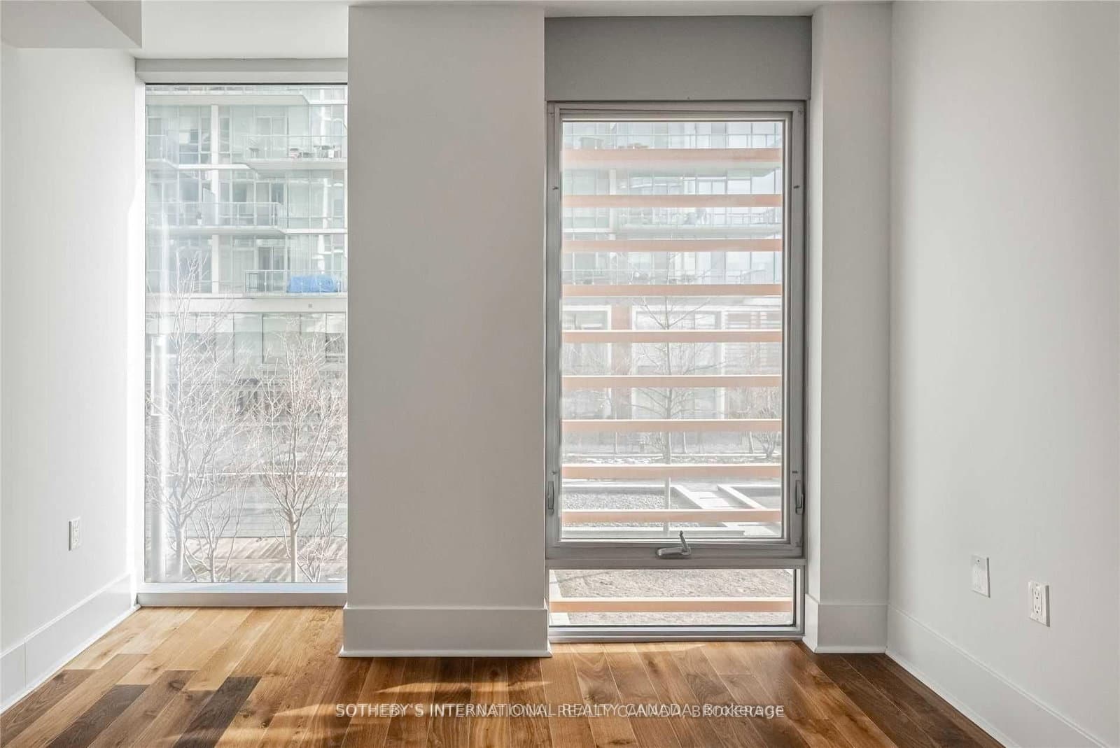 29 Queens Quay E, Unit TH-113 thumbnail 22