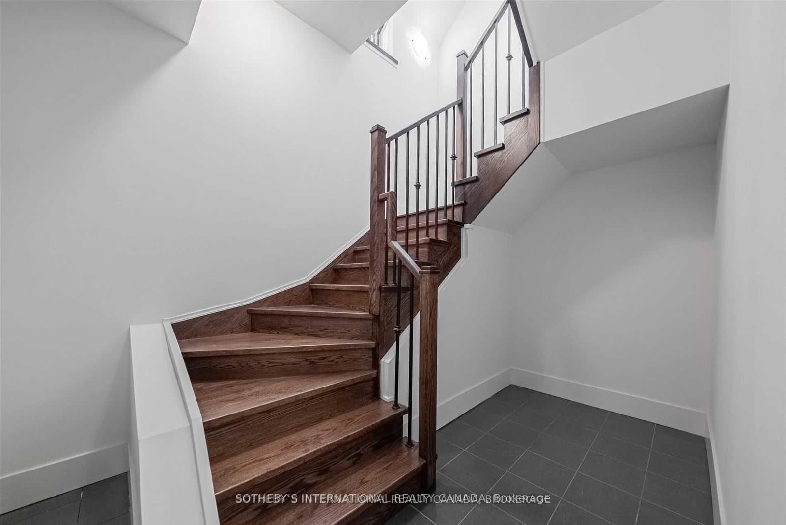 29 Queens Quay E, Unit TH-113 thumbnail 34