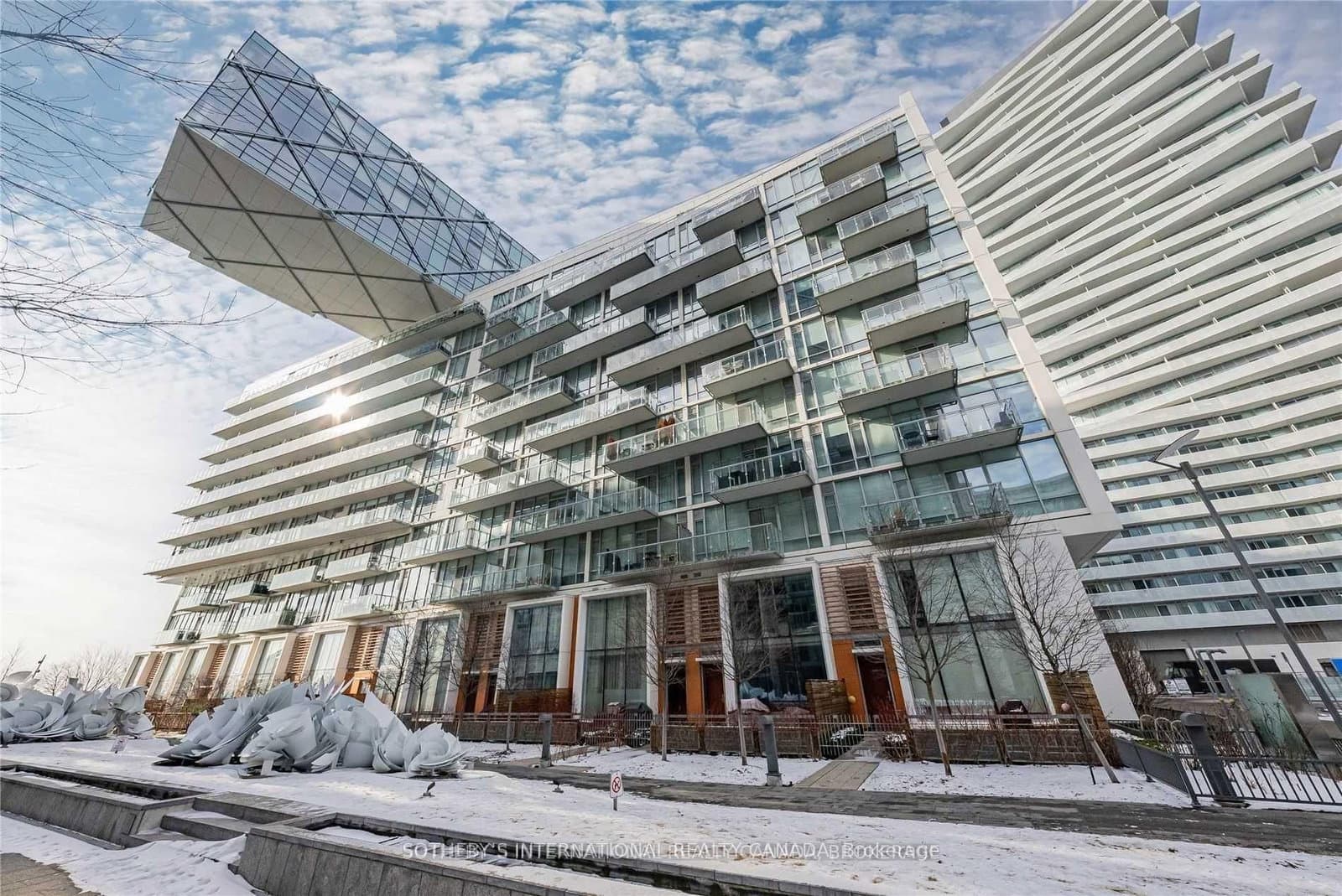 29 Queens Quay E, Unit TH-113 thumbnail 4