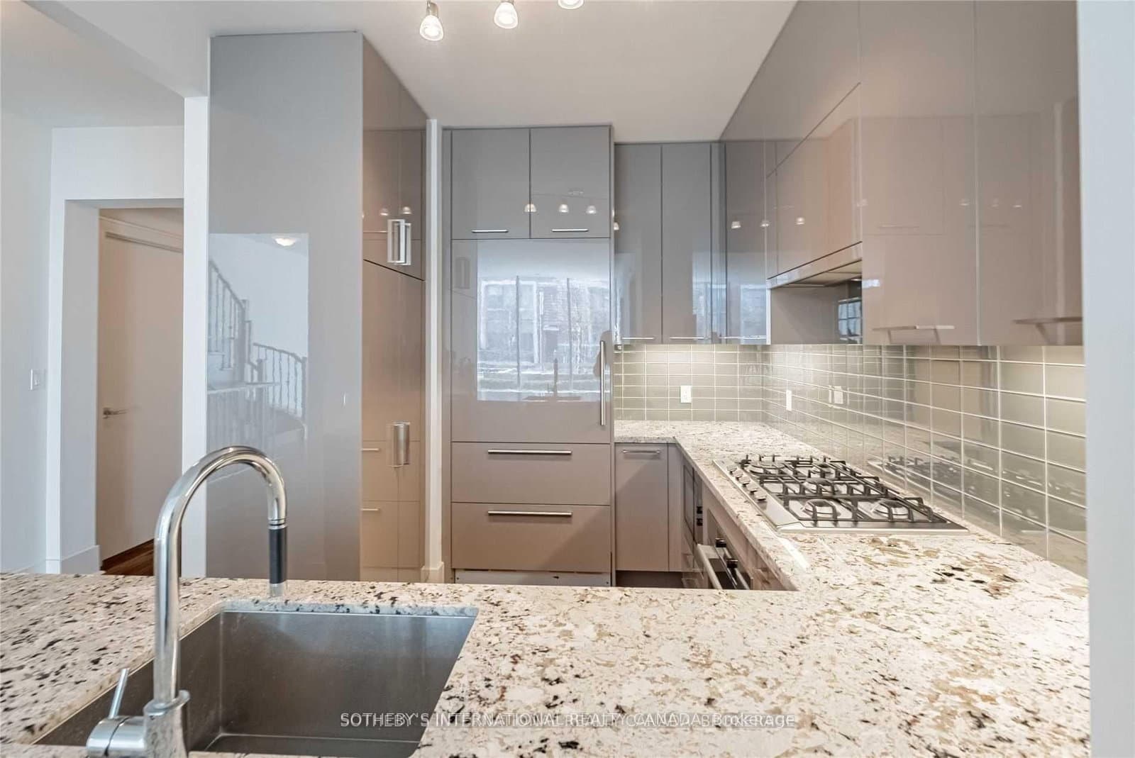 29 Queens Quay E, Unit TH-113 thumbnail 7